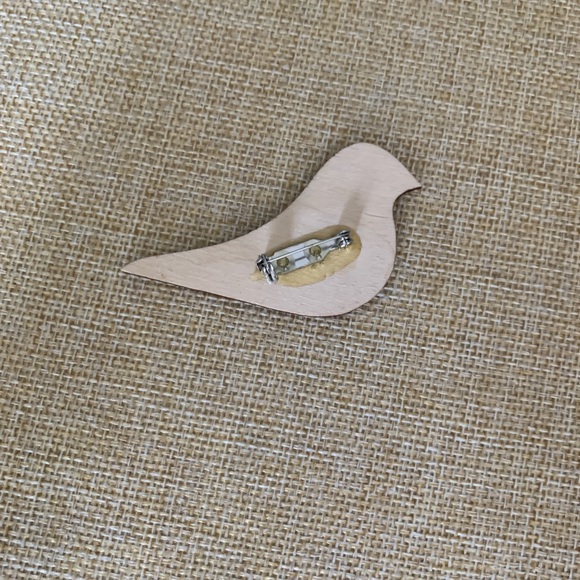 Chickadee pin - Picture 5 of 5